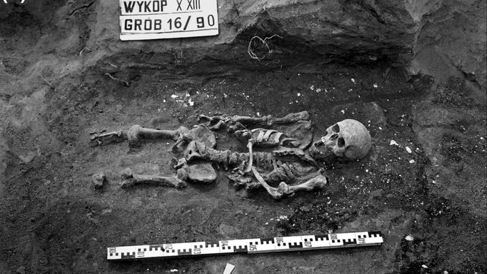 Polonês medieval enterrado em monastério tinha 2 tipos diferentes de nanismo - 1