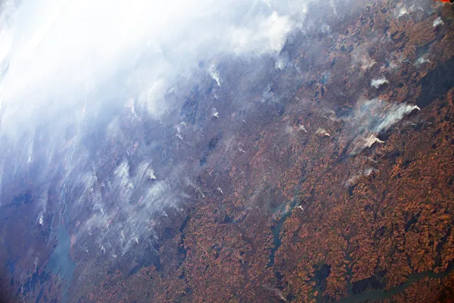 Queimadas são responsáveis pela liberação de enormes quantidades de carbono armazenado nas árvores da floresta amazônica (Imagem: ESA_events/CC BY-NC-SA 2.0.)