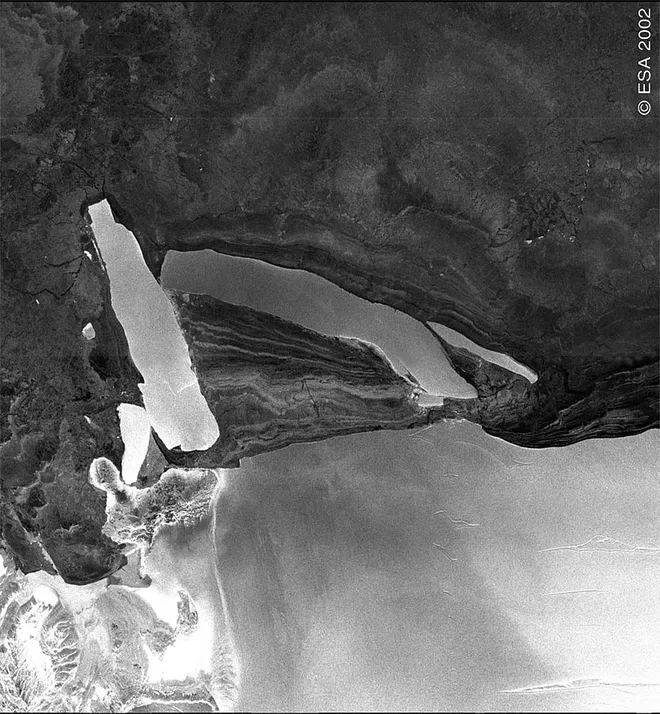 O iceberg C-19 ficou posicionado de uma forma que o gelo marinho não conseguia deixar o continente antártico, impactando a população local de fitoplâncton (Imagem: ESA/CC BY-SA 3.0 IGO)