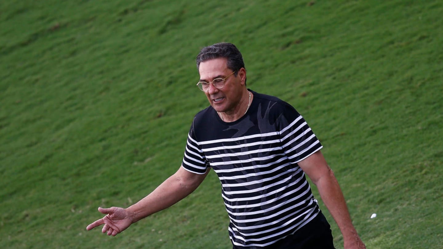 Como foram as duas passagens de Vanderlei Luxemburgo como técnico do Corinthians? - 1