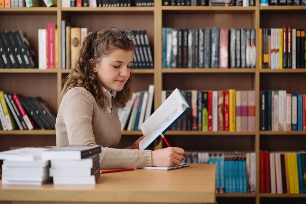 Dia Mundial do Livro: ler demais faz mal à visão? - 2