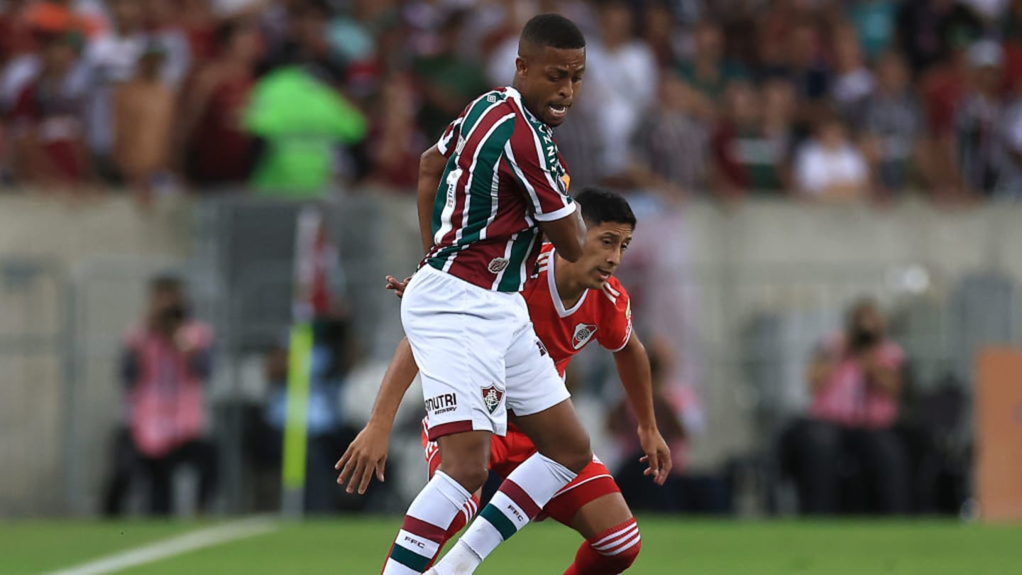 Keno sofre lesão muscular e desfalca Fluminense contra o Vasco; tempo de recuperação é incerto - 1
