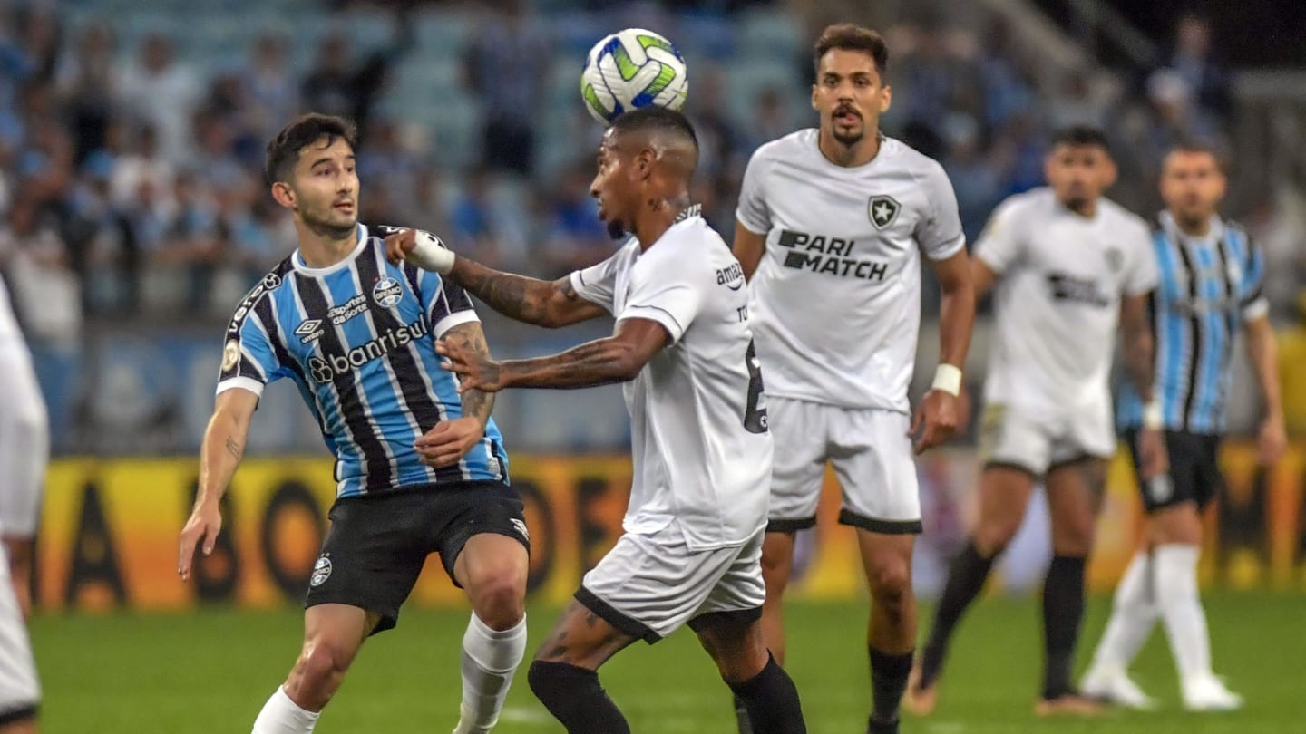 Botafogo suporta pressão, derruba invencibilidade do Grêmio e dispara na liderança da Série A - 1