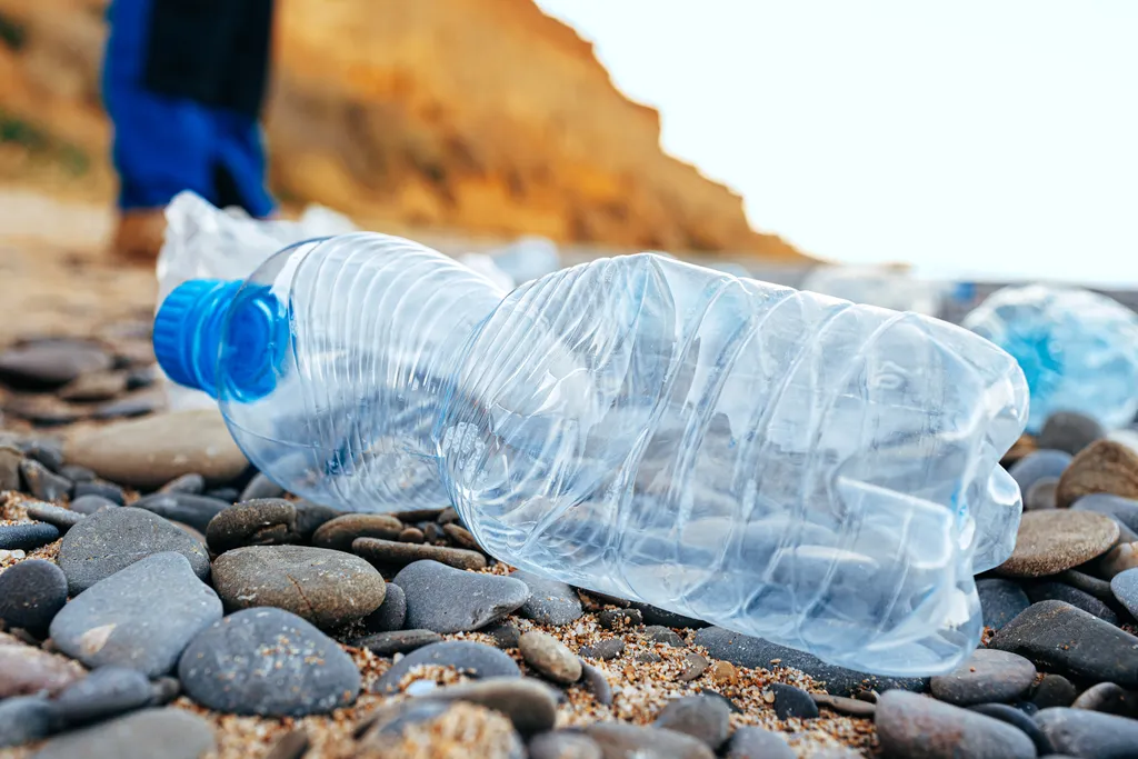 Há menos plásticos flutuando nos oceanos do que se pensava - 3