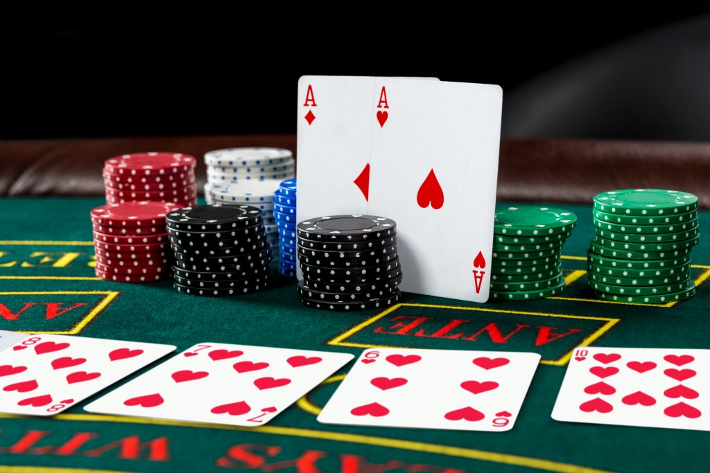 Como jogar poker? Confira as principais dicas para iniciantes