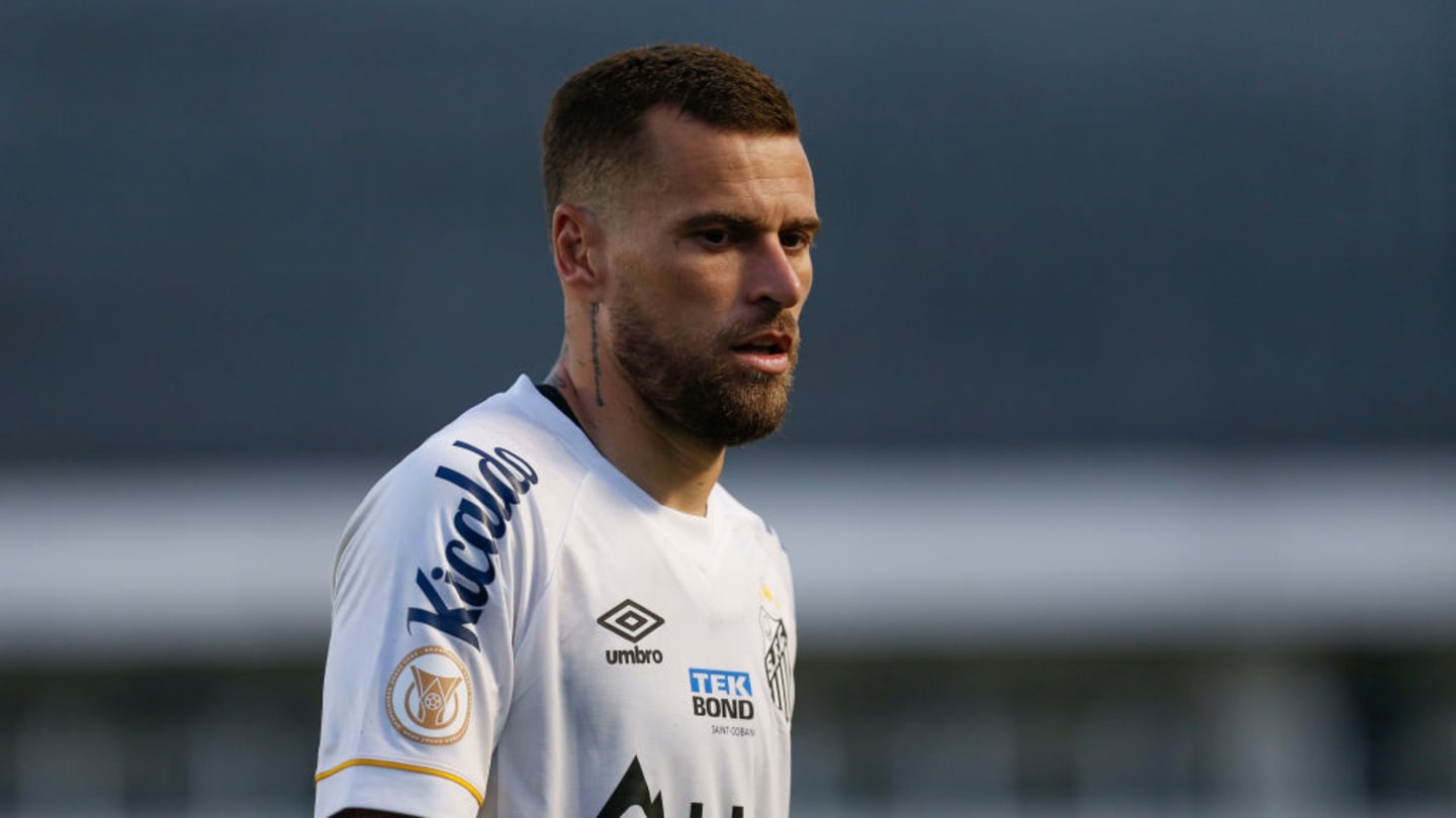 Diego Aguirre se despede após passagem relâmpago: