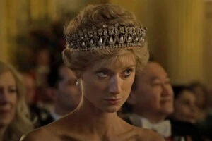 The Crown: Rainha Elizabeth e Princesa Diana estão em novas fotos da 6ª temporada - 1