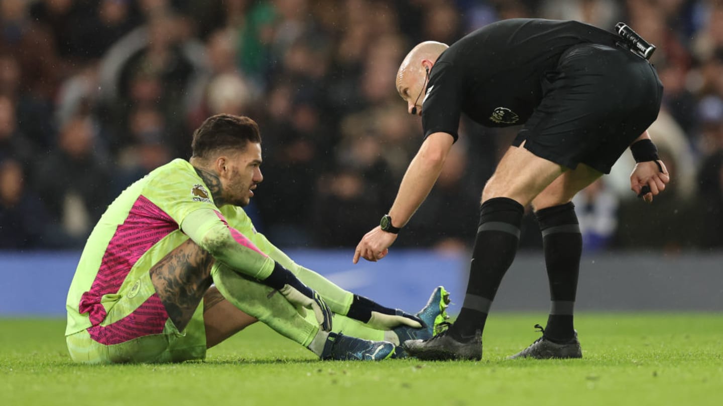 Goleiro do Athletico-PR, Bento é convocado para Seleção Brasileira na vaga do lesionado Ederson, do Manchester City - 1