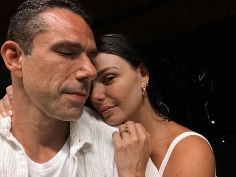 Isis Valverde exibe anel de noivado luxuoso ao lado de Marcus Buaiz - 1