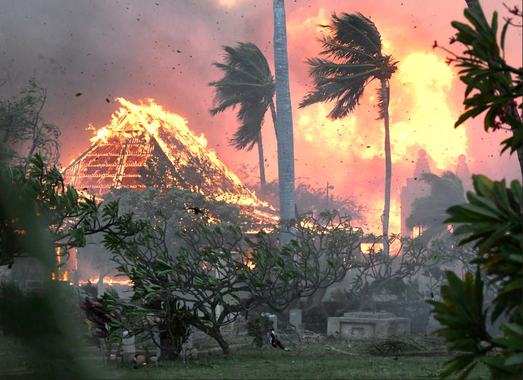 Incêndios como o do Havaí, em agosto de 2023, ficarão mais frequentes com o aumento global da temperatura (Imagem: US Civil Air Patrol/Domínio Público)