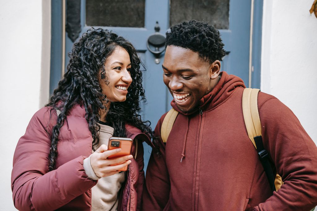 É científico! Homens e mulheres têm senso de humor diferentes - 2