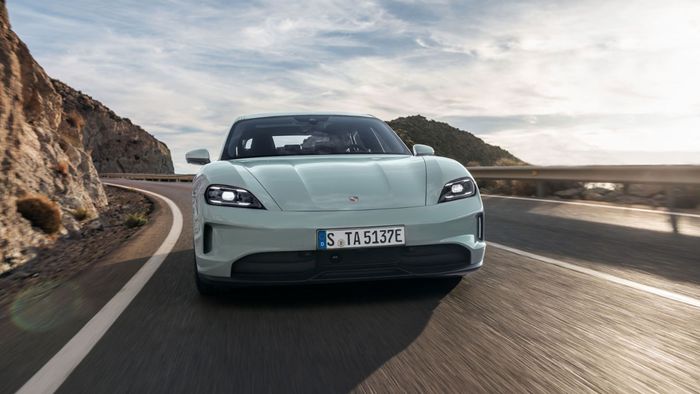 Porsche Taycan 2025 ganha potência, autonomia e velocidade de recarga - 1