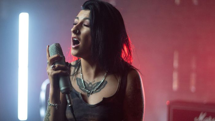 Adesivo com IA devolve voz às pessoas com lesão na garganta - 1