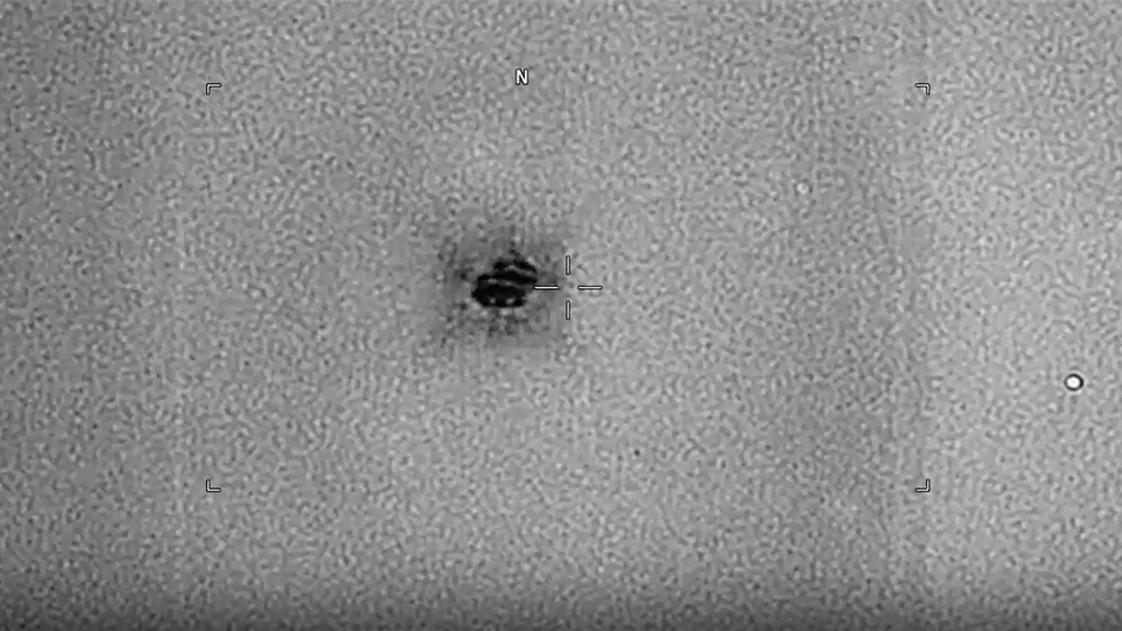 Governo dos EUA publica novas imagens de OVNIs - 2