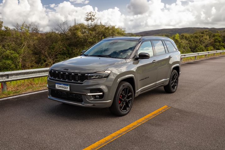 Jeep Commander Blackhawk 2025 (Lançamento)