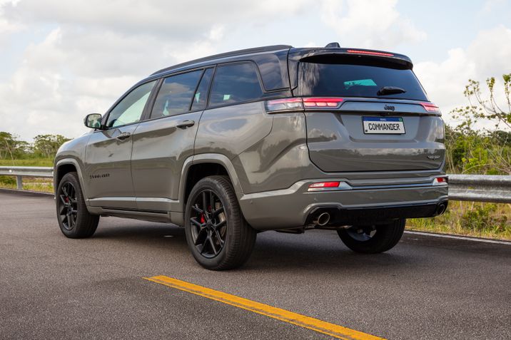 Jeep Commander Blackhawk 2025 (Lançamento)