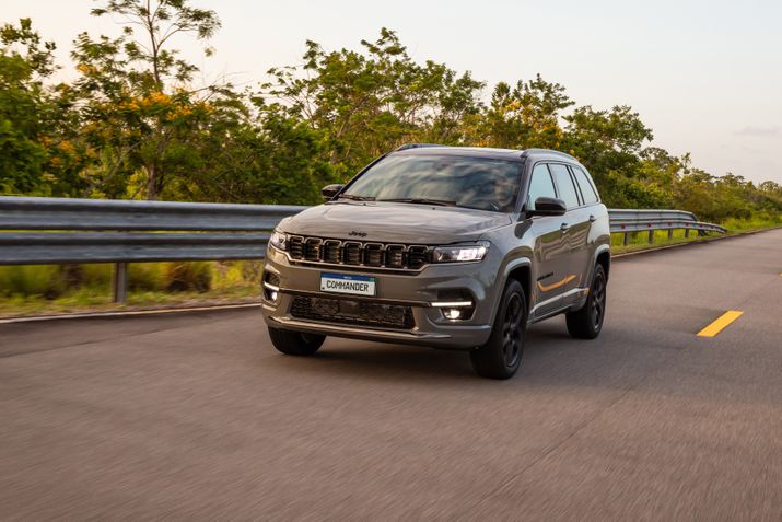 Jeep Commander Blackhawk 2025 (Lançamento)