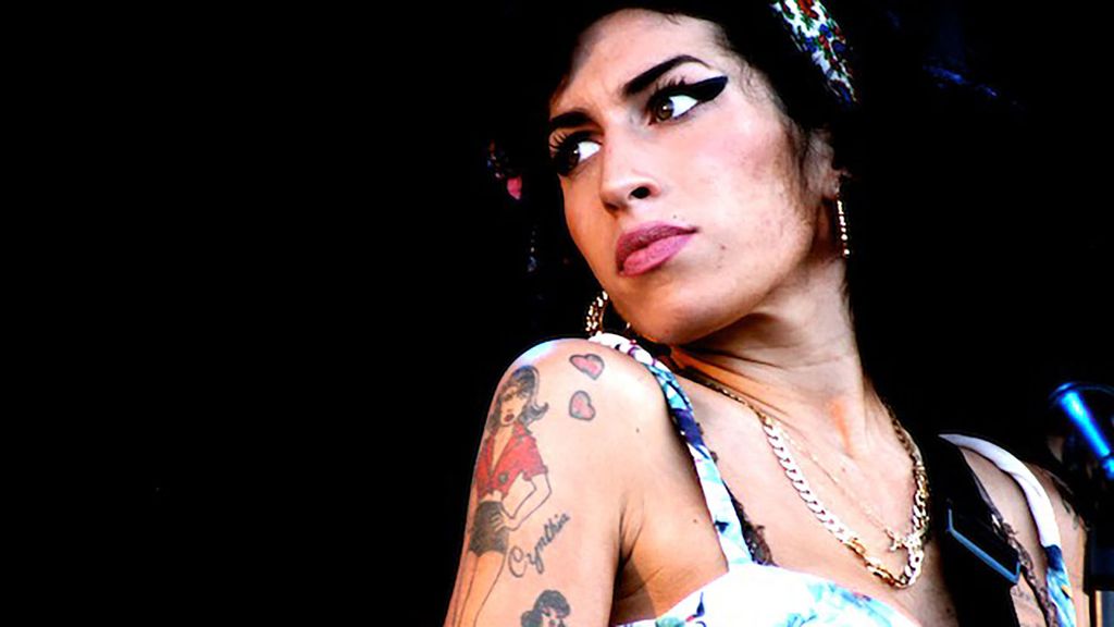 Back to Black | Relembre a trágica história de Amy Winehouse que vai virar filme - 2