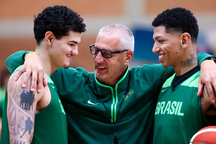 Gui Santos, Petrovic, Didi, seleção brasleira de basquete masculino - Paris 2024 - Brasil