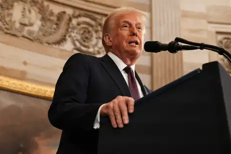 Reuters/Chip Somodevilla/Proibida reprodução WASHINGTON, DC - JANUARY 20: U.S. President Donald Trump speaks during inauguration ceremonies in the Rotunda of the U.S. Capitol on January 20, 2025 in Washington, DC. Donald Trump takes office for his second term as the 47th president of the United States.     Reuters/Chip Somodevilla/Proibida reprodução